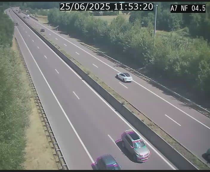 <h2>Caméra autoroute Luxembourg A7 - Passage à gibier Rëngelbour - direction Tunnel Grouft</h2>