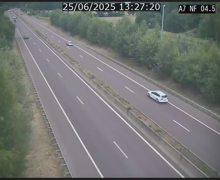 <h2>Caméra autoroute Luxembourg A7 - Passage à gibier Rëngelbour - direction Tunnel Grouft</h2>