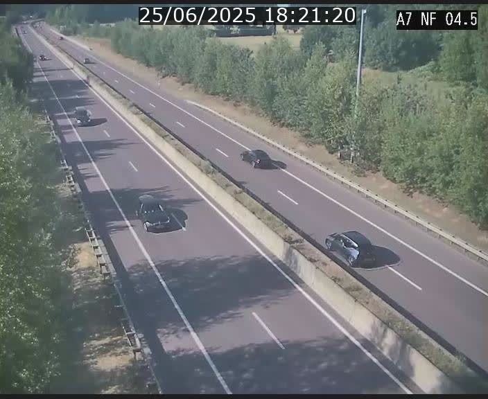 <h2>Caméra autoroute Luxembourg A7 - Passage à gibier Rëngelbour - direction Tunnel Grouft</h2>