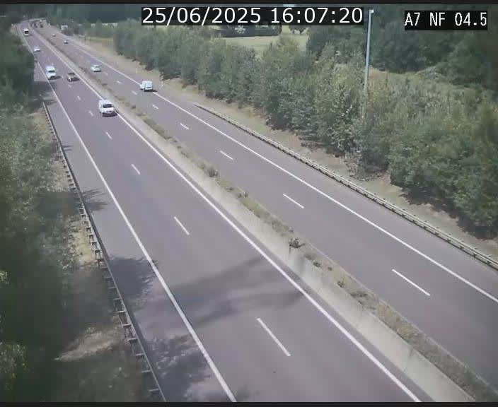 <h2>Caméra autoroute Luxembourg A7 - Passage à gibier Rëngelbour - direction Tunnel Grouft</h2>