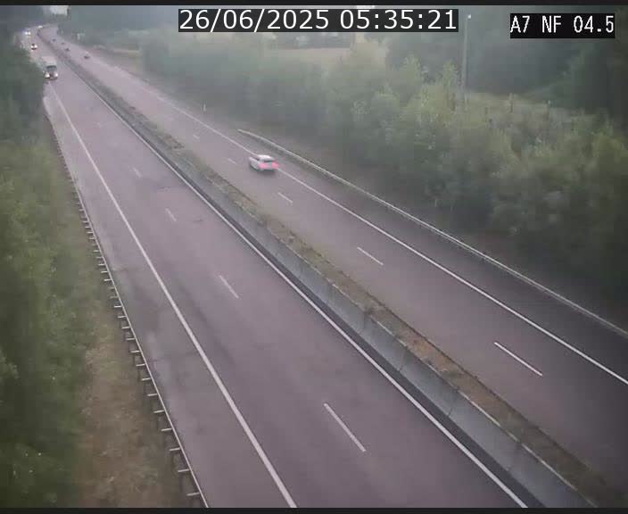 <h2>Caméra autoroute Luxembourg A7 - Passage à gibier Rëngelbour - direction Tunnel Grouft</h2>