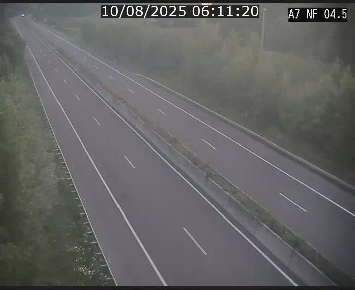 <h2>Caméra autoroute Luxembourg A7 - Passage à gibier Rëngelbour - direction Tunnel Grouft</h2>