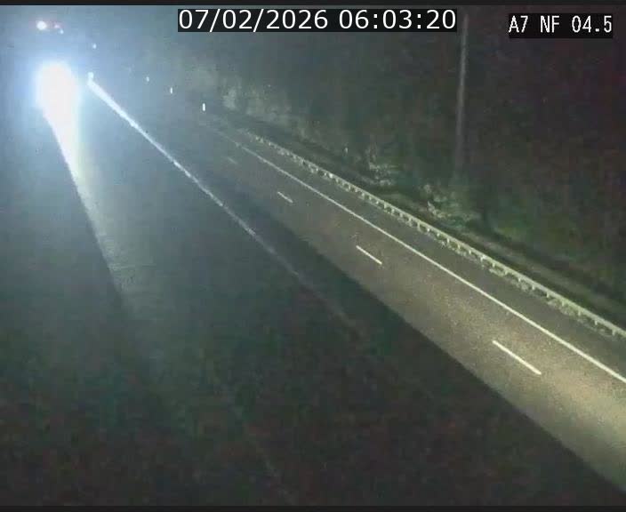 <h2>Caméra autoroute Luxembourg A7 - Passage à gibier Rëngelbour - direction Tunnel Grouft</h2>