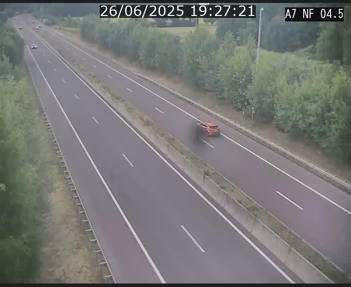 <h2>Caméra autoroute Luxembourg A7 - Passage à gibier Rëngelbour - direction Tunnel Grouft</h2>