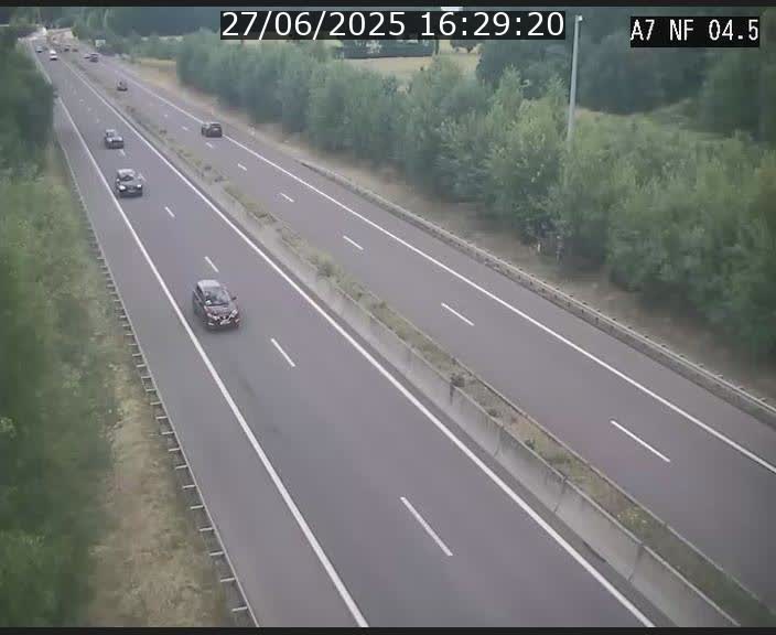 <h2>Caméra autoroute Luxembourg A7 - Passage à gibier Rëngelbour - direction Tunnel Grouft</h2>