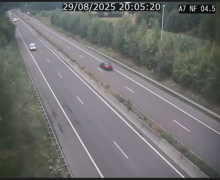 <h2>Caméra autoroute Luxembourg A7 - Passage à gibier Rëngelbour - direction Tunnel Grouft</h2>