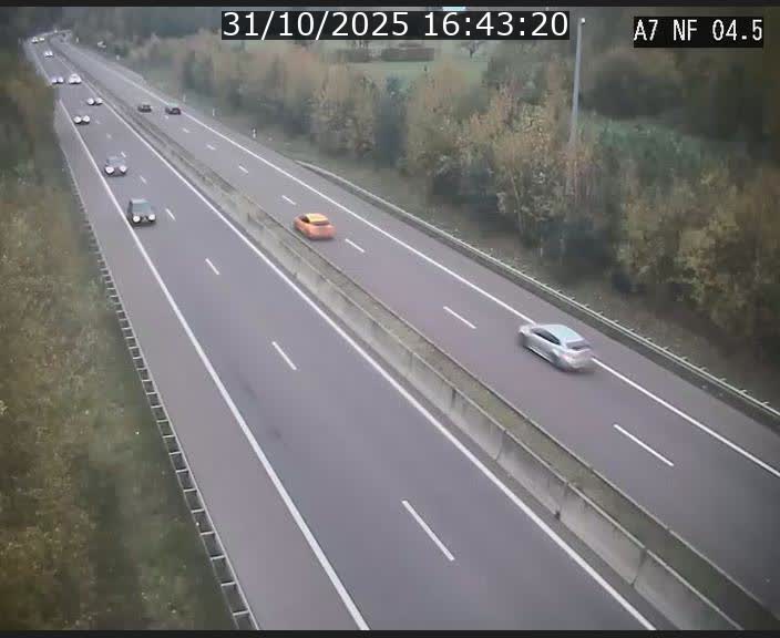 <h2>Caméra autoroute Luxembourg A7 - Passage à gibier Rëngelbour - direction Tunnel Grouft</h2>