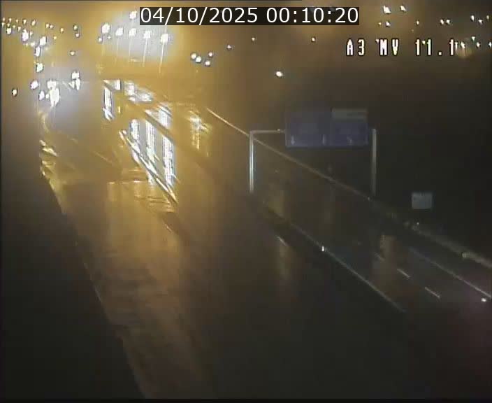 <h2>Traffic live webcam Luxembourg Croix de Bettembourg A3 - BK 11.1 - direction Luxembourg-ville</h2>