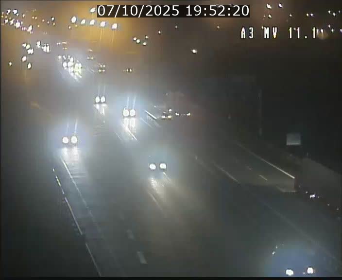 <h2>Traffic live webcam Luxembourg Croix de Bettembourg A3 - BK 11.1 - direction Luxembourg-ville</h2>