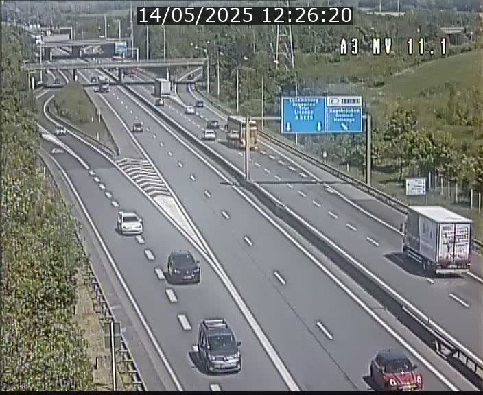 <h2>Traffic live webcam Luxembourg Croix de Bettembourg A3 - BK 11.1 - direction Luxembourg-ville</h2>