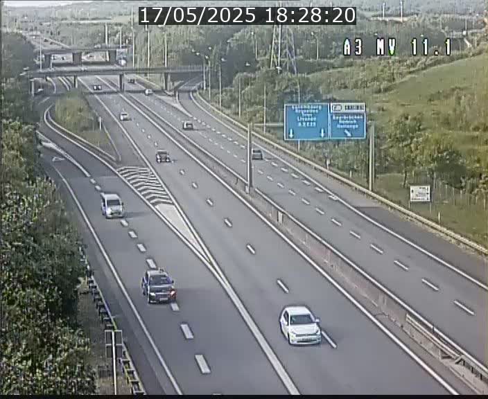 <h2>Traffic live webcam Luxembourg Croix de Bettembourg A3 - BK 11.1 - direction Luxembourg-ville</h2>