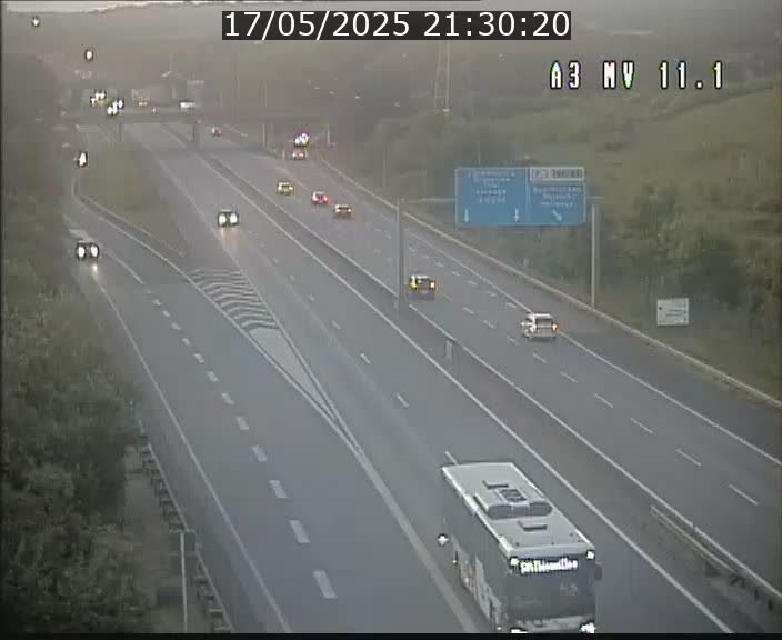 <h2>Traffic live webcam Luxembourg Croix de Bettembourg A3 - BK 11.1 - direction Luxembourg-ville</h2>