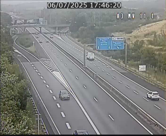 Traffic live webcam Luxembourg Croix de Bettembourg A3 - BK 11.1 - direction Luxembourg-ville