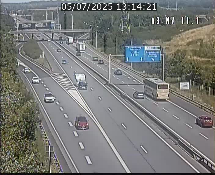 Traffic live webcam Luxembourg Croix de Bettembourg A3 - BK 11.1 - direction Luxembourg-ville