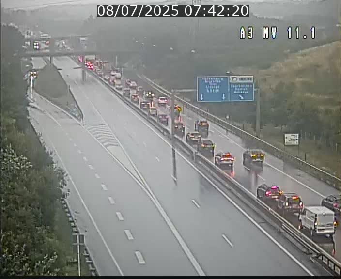 Traffic live webcam Luxembourg Croix de Bettembourg A3 - BK 11.1 - direction Luxembourg-ville