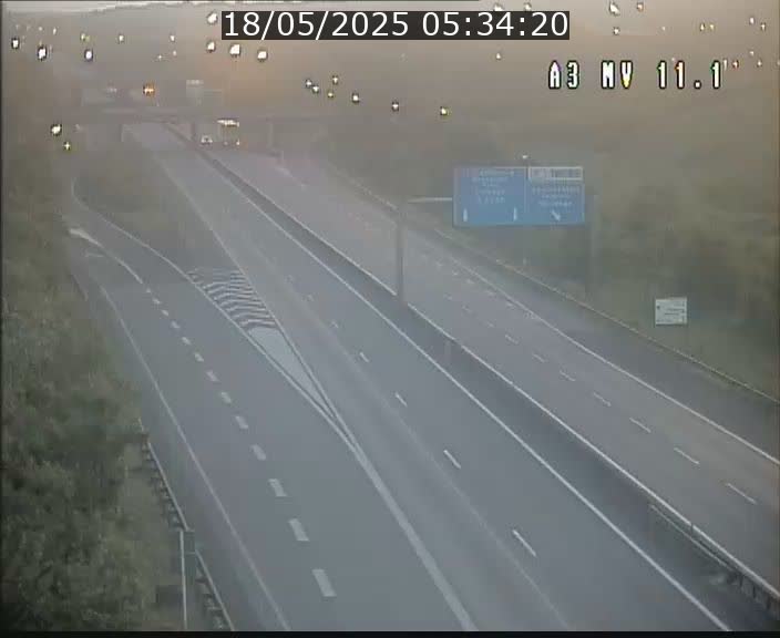 <h2>Traffic live webcam Luxembourg Croix de Bettembourg A3 - BK 11.1 - direction Luxembourg-ville</h2>