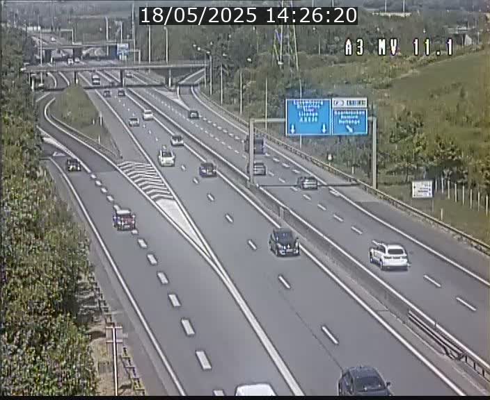 <h2>Traffic live webcam Luxembourg Croix de Bettembourg A3 - BK 11.1 - direction Luxembourg-ville</h2>