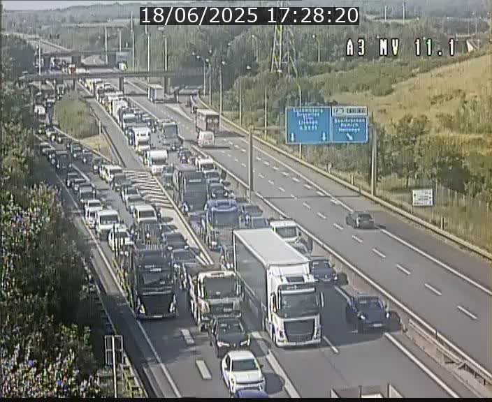 Traffic live webcam Luxembourg Croix de Bettembourg A3 - BK 11.1 - direction Luxembourg-ville
