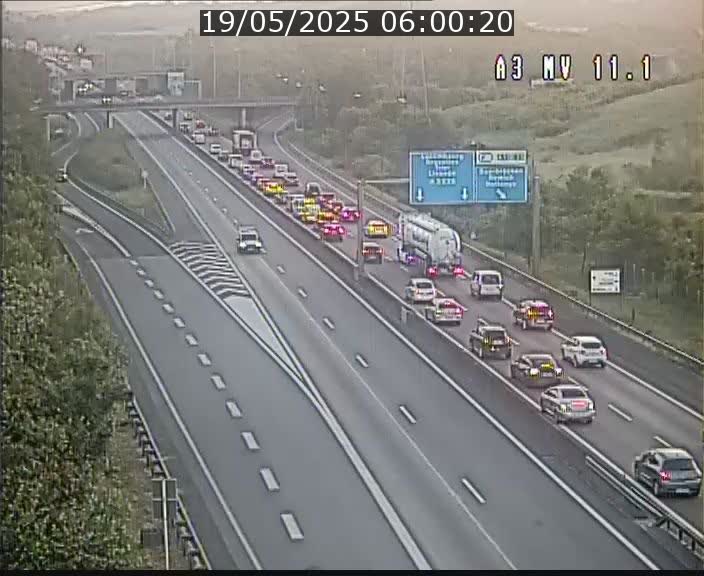 <h2>Traffic live webcam Luxembourg Croix de Bettembourg A3 - BK 11.1 - direction Luxembourg-ville</h2>