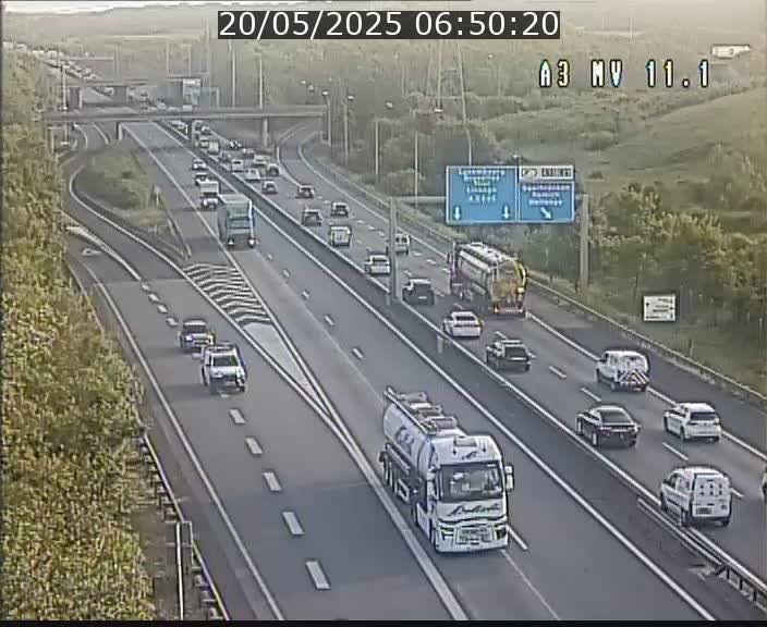 <h2>Traffic live webcam Luxembourg Croix de Bettembourg A3 - BK 11.1 - direction Luxembourg-ville</h2>