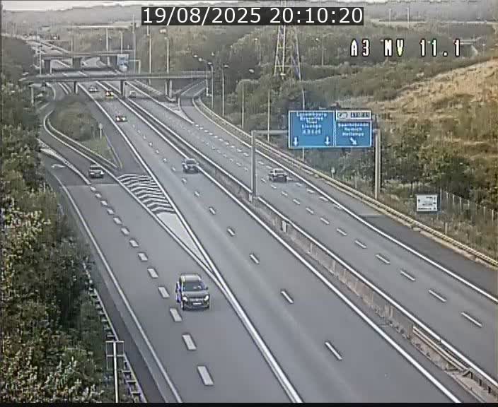 <h2>Traffic live webcam Luxembourg Croix de Bettembourg A3 - BK 11.1 - direction Luxembourg-ville</h2>