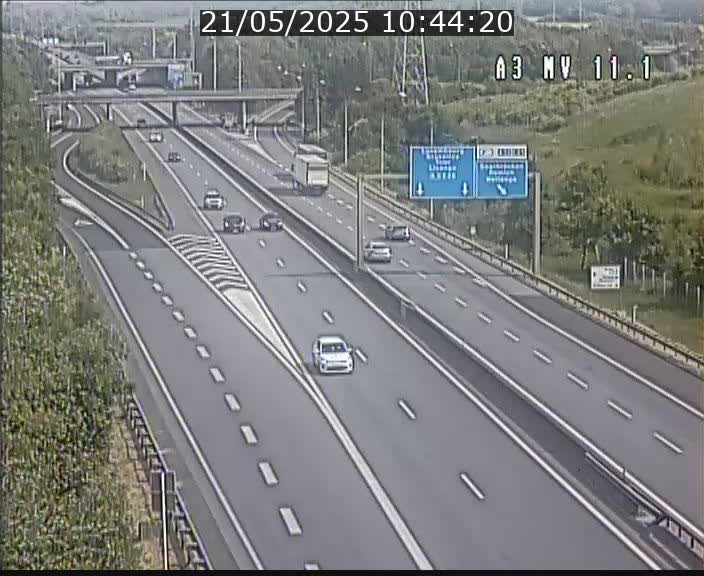 <h2>Traffic live webcam Luxembourg Croix de Bettembourg A3 - BK 11.1 - direction Luxembourg-ville</h2>