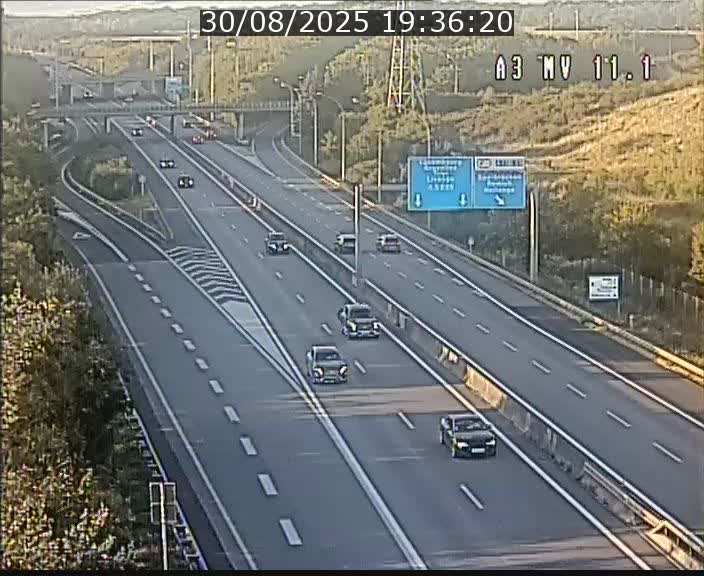 <h2>Traffic live webcam Luxembourg Croix de Bettembourg A3 - BK 11.1 - direction Luxembourg-ville</h2>