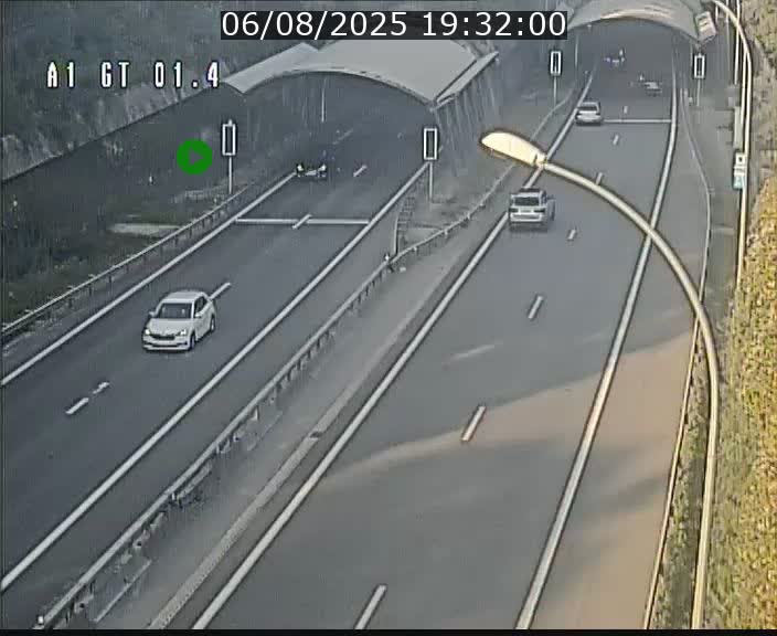 <h2>Traffic live webcam Luxembourg Hesperange - A1 direction Kirchberg - BK 1.4</h2>