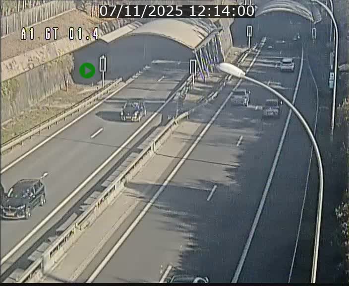 <h2>Traffic live webcam Luxembourg Hesperange - A1 direction Kirchberg - BK 1.4</h2>