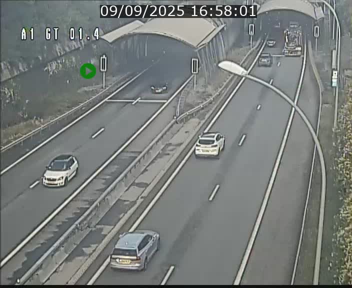 <h2>Traffic live webcam Luxembourg Hesperange - A1 direction Kirchberg - BK 1.4</h2>