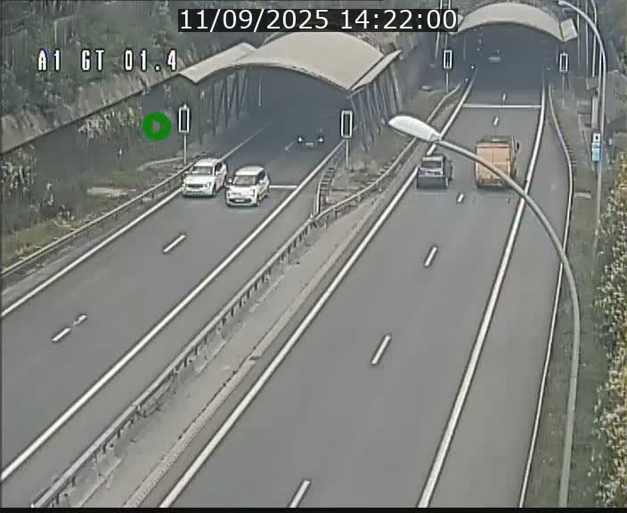 <h2>Traffic live webcam Luxembourg Hesperange - A1 direction Kirchberg - BK 1.4</h2>