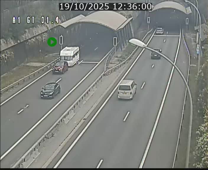 <h2>Traffic live webcam Luxembourg Hesperange - A1 direction Kirchberg - BK 1.4</h2>
