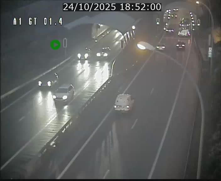 <h2>Traffic live webcam Luxembourg Hesperange - A1 direction Kirchberg - BK 1.4</h2>