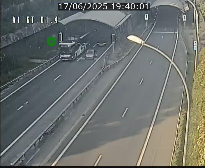 <h2>Traffic live webcam Luxembourg Hesperange - A1 direction Kirchberg - BK 1.4</h2>