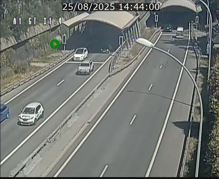 <h2>Traffic live webcam Luxembourg Hesperange - A1 direction Kirchberg - BK 1.4</h2>