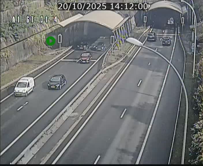 <h2>Traffic live webcam Luxembourg Hesperange - A1 direction Kirchberg - BK 1.4</h2>