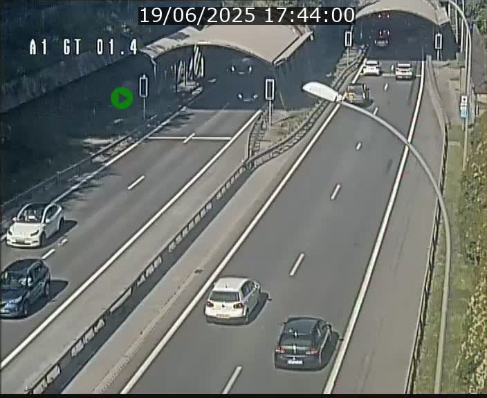 <h2>Traffic live webcam Luxembourg Hesperange - A1 direction Kirchberg - BK 1.4</h2>