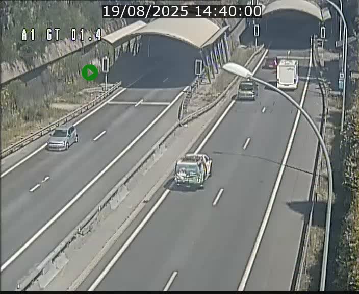 <h2>Traffic live webcam Luxembourg Hesperange - A1 direction Kirchberg - BK 1.4</h2>