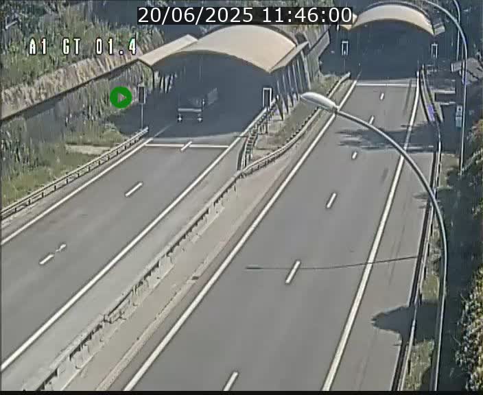 <h2>Traffic live webcam Luxembourg Hesperange - A1 direction Kirchberg - BK 1.4</h2>
