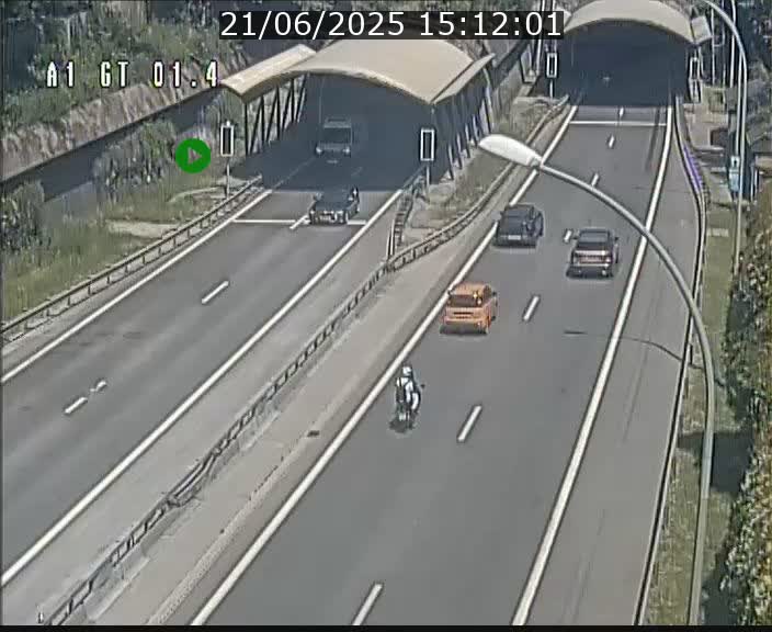 <h2>Traffic live webcam Luxembourg Hesperange - A1 direction Kirchberg - BK 1.4</h2>