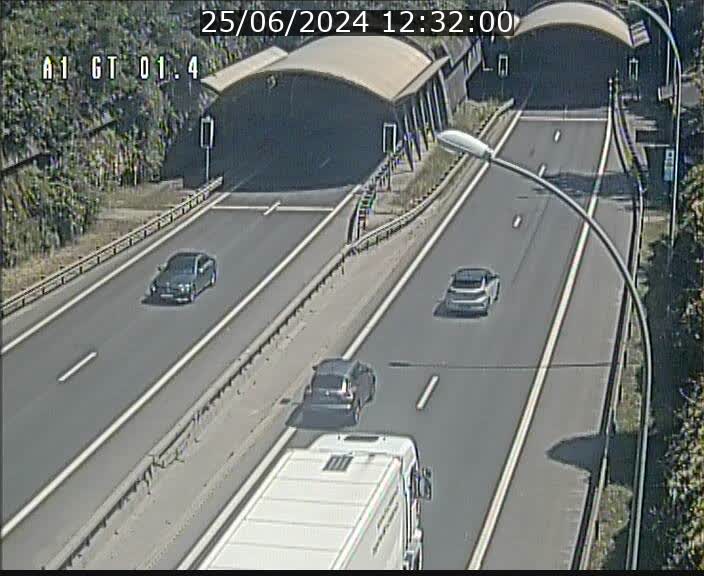 <h2>Traffic live webcam Luxembourg Hesperange - A1 direction Kirchberg - BK 1.4</h2>
