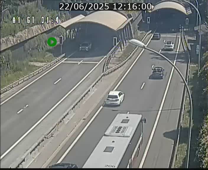 <h2>Traffic live webcam Luxembourg Hesperange - A1 direction Kirchberg - BK 1.4</h2>