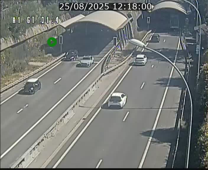 <h2>Traffic live webcam Luxembourg Hesperange - A1 direction Kirchberg - BK 1.4</h2>