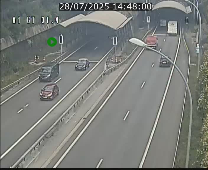 <h2>Traffic live webcam Luxembourg Hesperange - A1 direction Kirchberg - BK 1.4</h2>