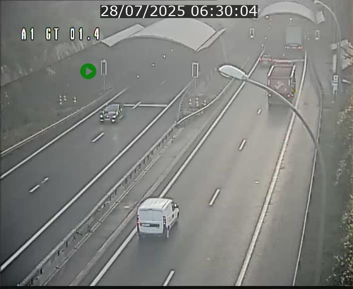 <h2>Traffic live webcam Luxembourg Hesperange - A1 direction Kirchberg - BK 1.4</h2>