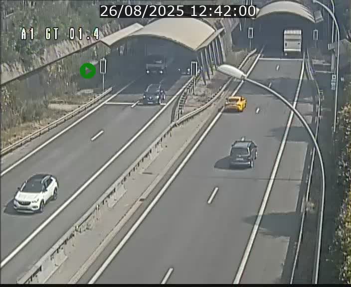 <h2>Traffic live webcam Luxembourg Hesperange - A1 direction Kirchberg - BK 1.4</h2>