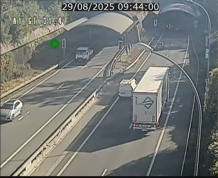 <h2>Traffic live webcam Luxembourg Hesperange - A1 direction Kirchberg - BK 1.4</h2>