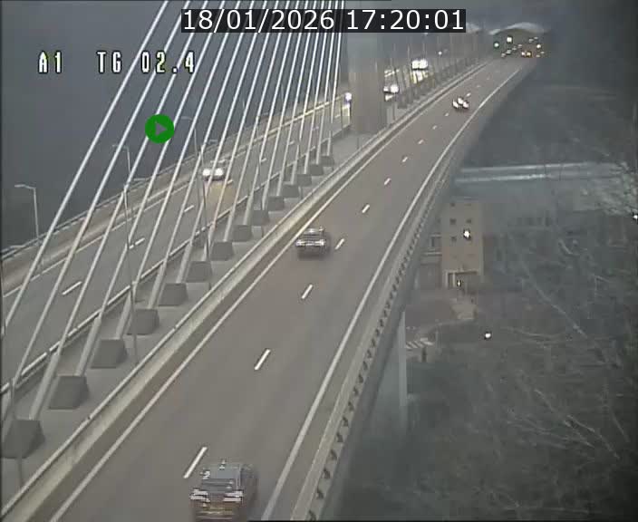 <h2>Traffic live webcam Luxembourg Sandweiler - A1 direction Luxembourg-ville - BK 2.4</h2>
