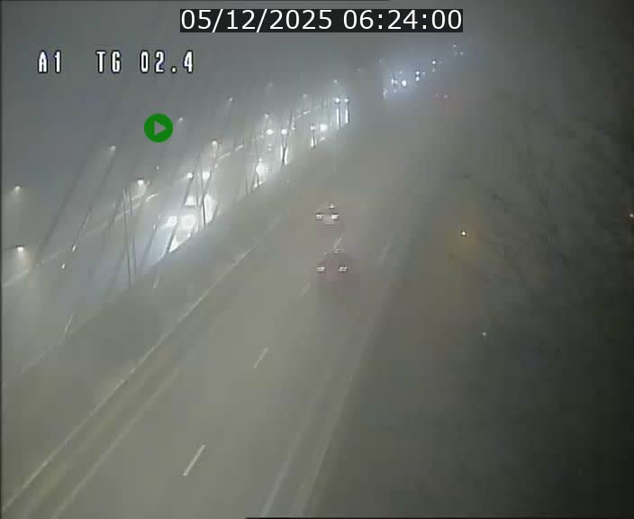 <h2>Traffic live webcam Luxembourg Sandweiler - A1 direction Luxembourg-ville - BK 2.4</h2>