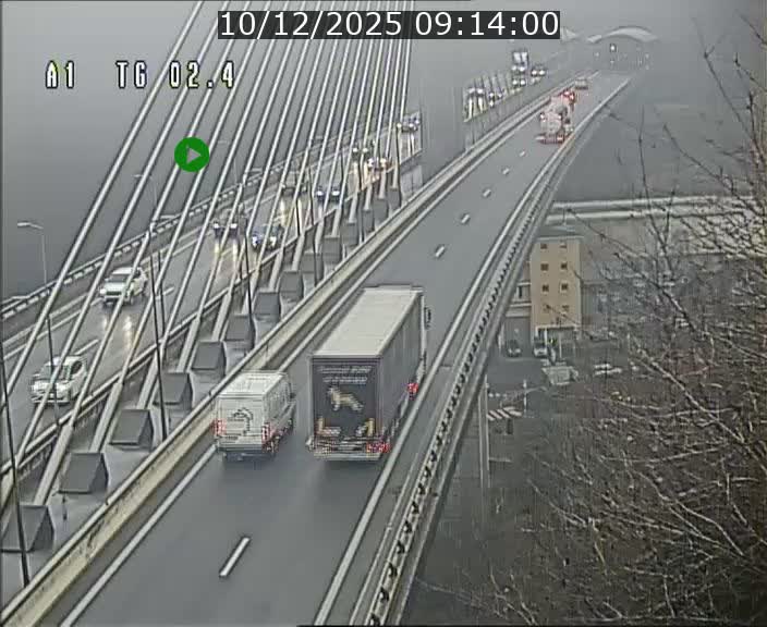 <h2>Traffic live webcam Luxembourg Sandweiler - A1 direction Luxembourg-ville - BK 2.4</h2>